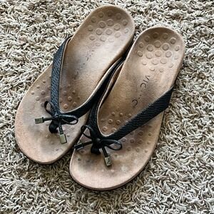 Vionic Thong Sandals Women's Sz 7-7.5‎ Black Leather Strap & Bow Slip-on